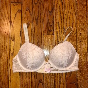 Victoria’s Secret Dream Angels Push-Up Bra